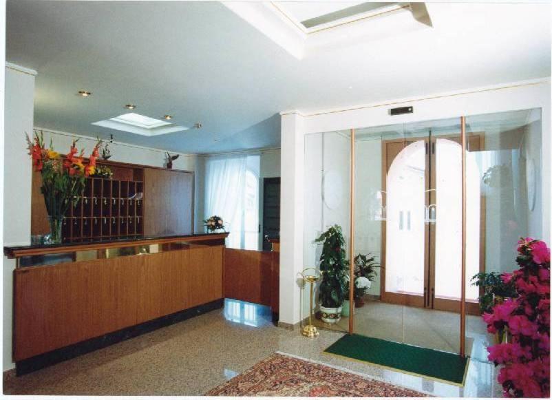 Hotel 2000 Fabriano Exterior photo